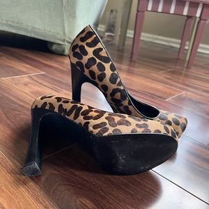AQUA Leopard print pump